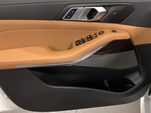 Used 2026 BMW X5 sDrive40i w/ M Sport Package image 15