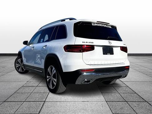 Used 2025 Mercedes-Benz GLB 250 250 image 3