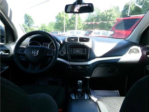 Used 2018 Dodge Journey SE w/ Blacktop Package image 5