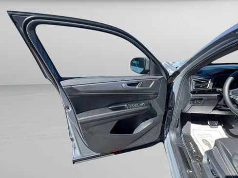 New 2026 Volkswagen Atlas Cross Sport SE AWD/4WD image 9