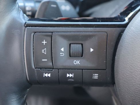 Used 2022 Nissan Pathfinder Platinum w/ Cargo Package FWD image 14