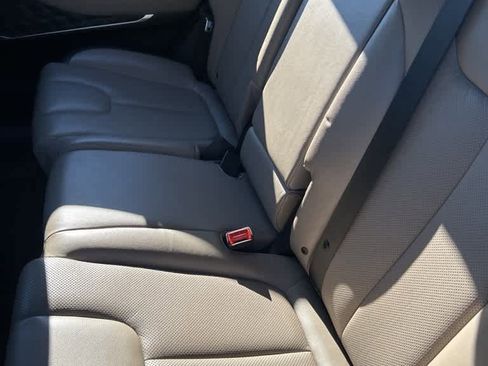 Used 2020 Hyundai Santa Fe Limited image 6