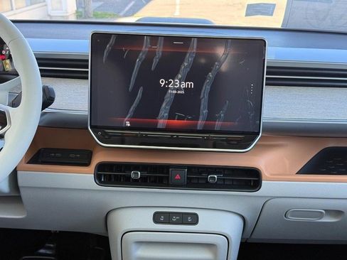 New 2025 Volkswagen ID. Buzz Pro S Plus image 9