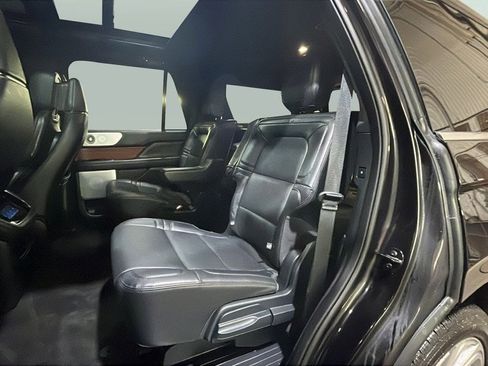 Used 2024 Lincoln Navigator Reserve image 18