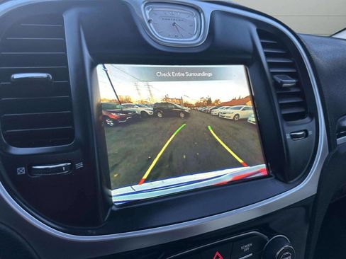 Used 2018 Chrysler 300 Limited image 35