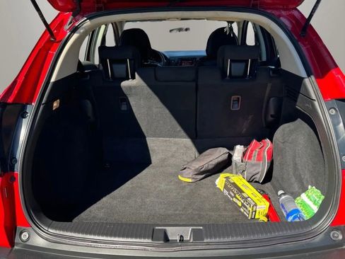 Used 2017 Honda HR-V LX image 11