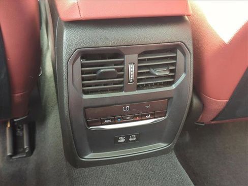 Certified 2024 BMW 330i Sedan w/ Premium Package image 18