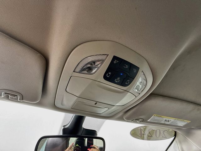 Used 2024 Chrysler Pacifica Touring-L FWD image 37