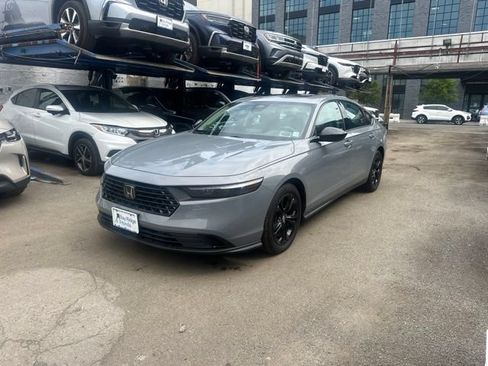 Certified 2025 Honda Accord SE image 1