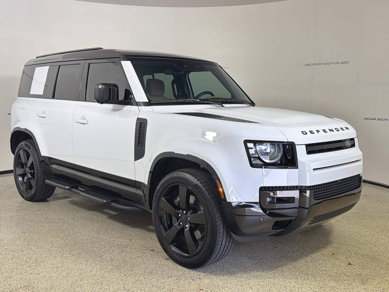 Used 2026 Land Rover Defender 110 X-Dynamic SE AWD/4WD image 7