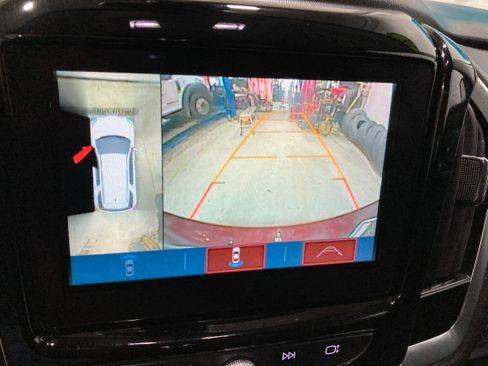 Used 2018 Chevrolet Traverse Premier image 34