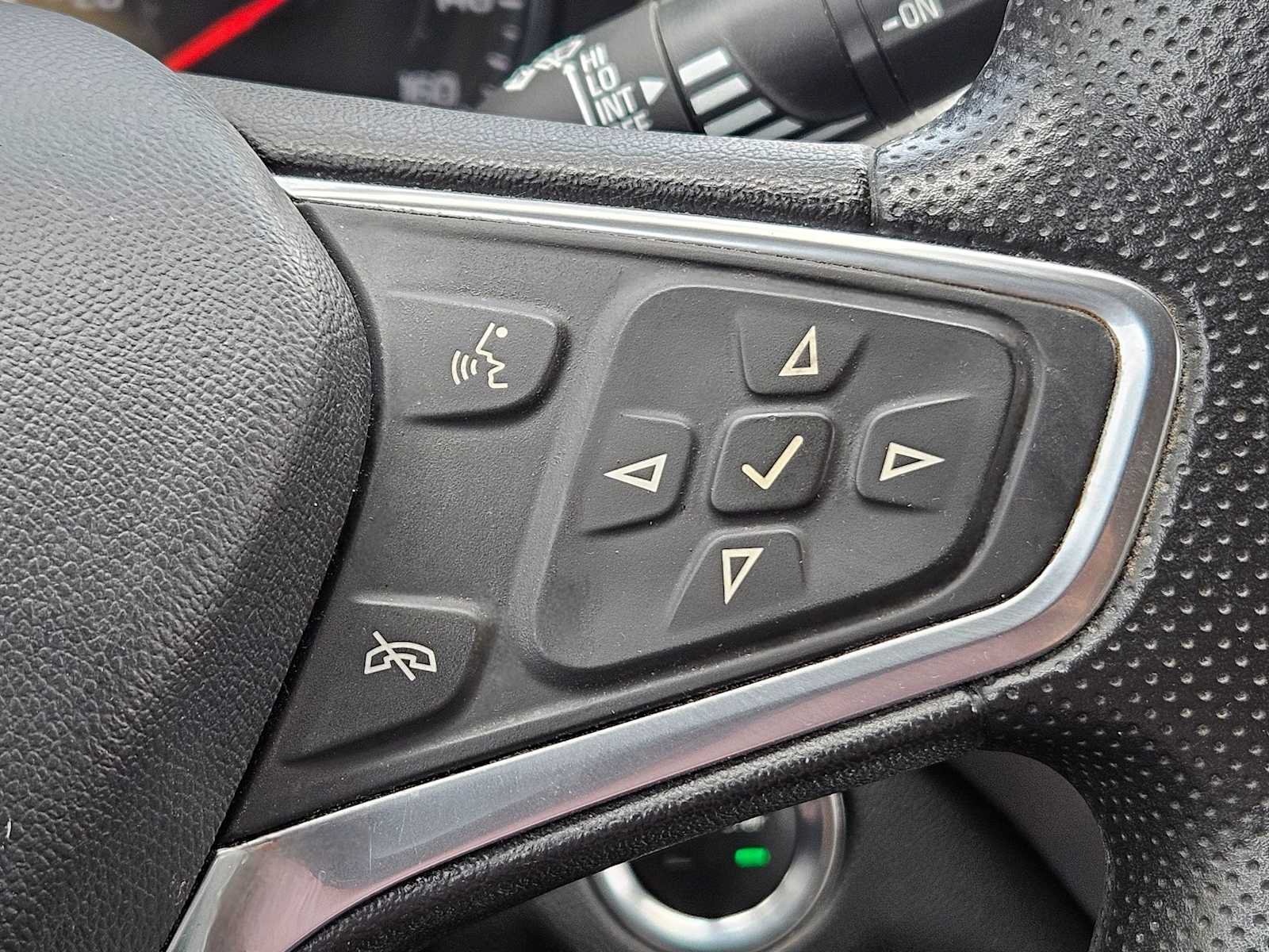 Used 2022 Chevrolet Equinox LS w/ LS Convenience Package FWD image 12
