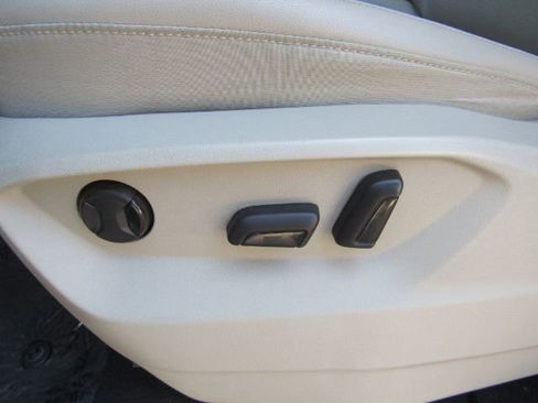 Used 2022 Volkswagen Atlas SE w/ Panoramic Sunroof Package image 13