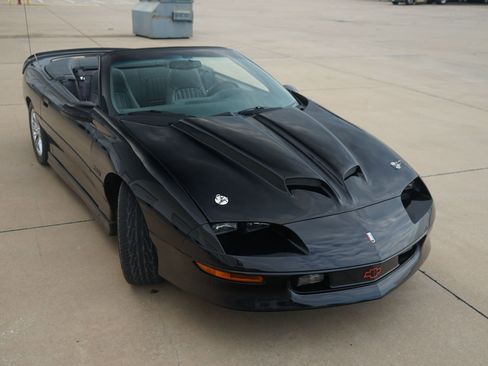 Used 1997 Chevrolet Camaro Z28 w/ Preferred Equipment Group 2 image 21