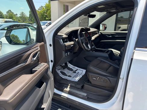 Used 2021 GMC Yukon XL Denali w/ Denali Ultimate Package AWD/4WD image 23