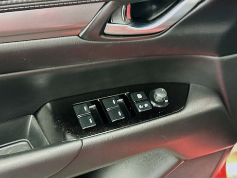 Used 2025 MAZDA CX-5 AWD 2.5 S w/ Preferred Package image 15