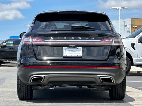 Certified 2022 Lincoln Nautilus FWD w/ Premium Package image 4