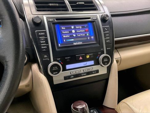 Used 2012 Toyota Camry XLE image 5