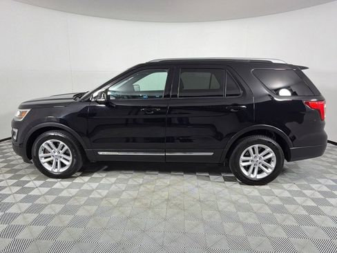 Used 2016 Ford Explorer XLT w/ Equipment Group 202A image 6