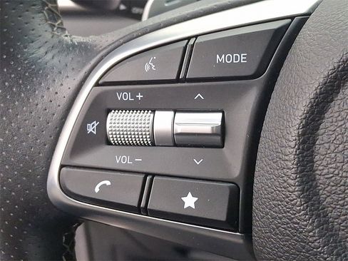 Used 2023 Genesis G70 2.0T image 22