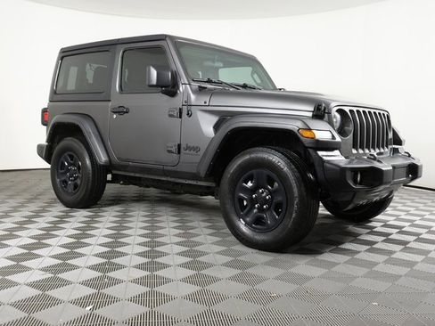 Used 2022 Jeep Wrangler Sport image 3