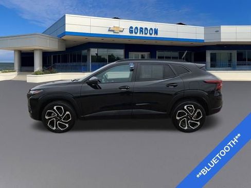 Used 2024 Chevrolet Trax RS w/ Sunroof Package image 2