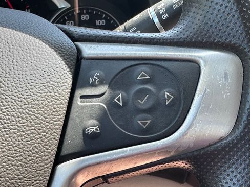 Used 2021 GMC Acadia SLE FWD image 26