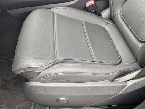 New 2026 Mercedes-Benz GLC 300 image 4