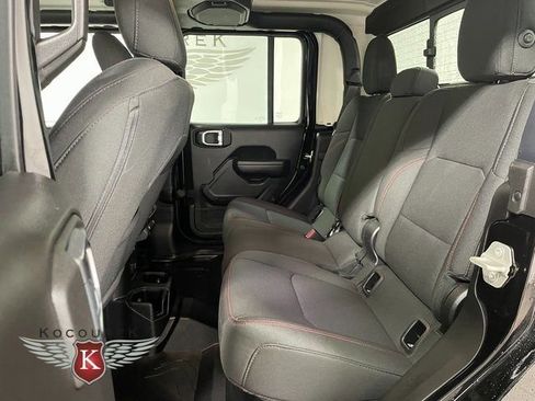 Used 2023 Jeep Gladiator Rubicon w/ Trailer Tow Package image 21