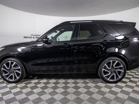 Used 2025 Land Rover Discovery Dynamic SE image 13