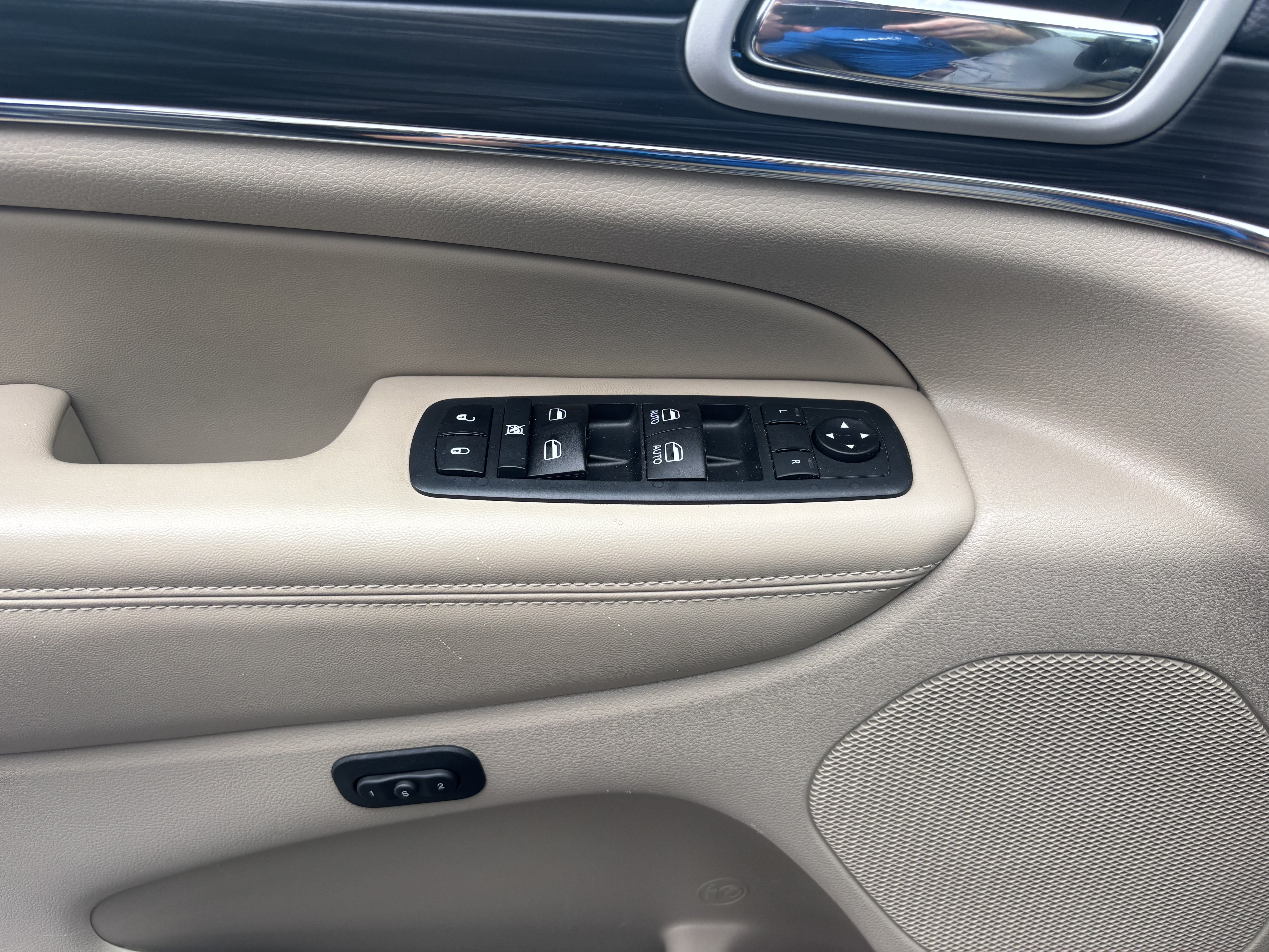 Used 2020 Jeep Grand Cherokee Limited AWD/4WD image 21