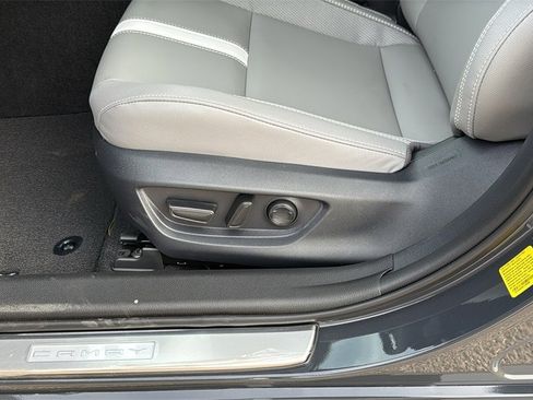 New 2026 Toyota Camry SE image 10
