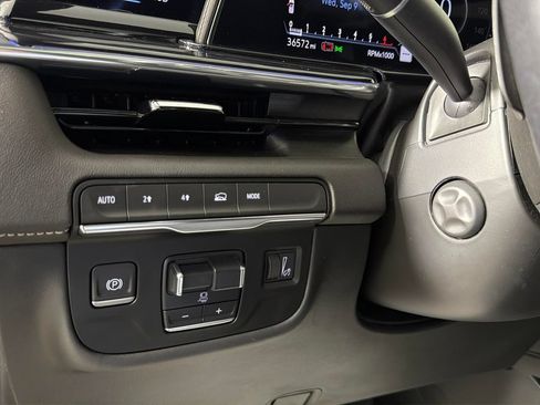 Used 2023 Cadillac Escalade Sport AWD/4WD image 28