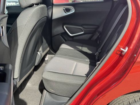 Used 2022 Kia Soul LX w/ Technology Package image 18