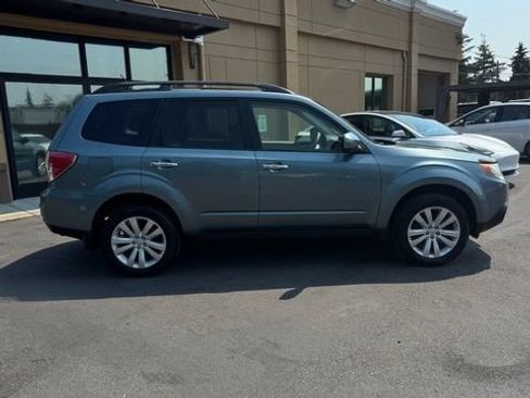 Used 2013 Subaru Forester 2.5X Premium w/ All-Weather Pkg AWD/4WD image 8