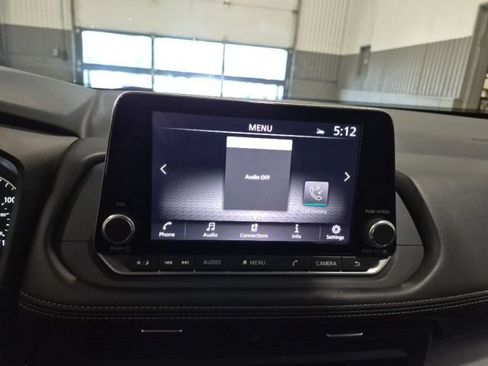 Used 2024 Nissan Rogue SV FWD image 17