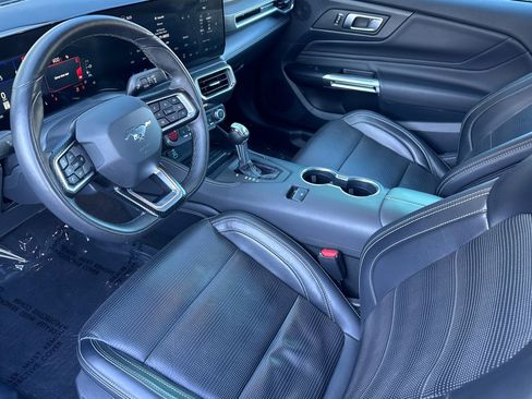 Used 2024 Ford Mustang Premium image 4