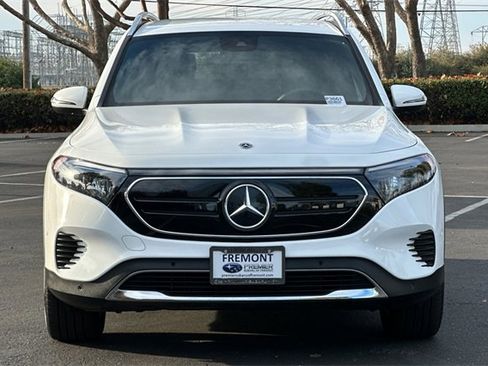 Used 2023 Mercedes-Benz EQB 300 4MATIC w/ Exclusive Package image 9