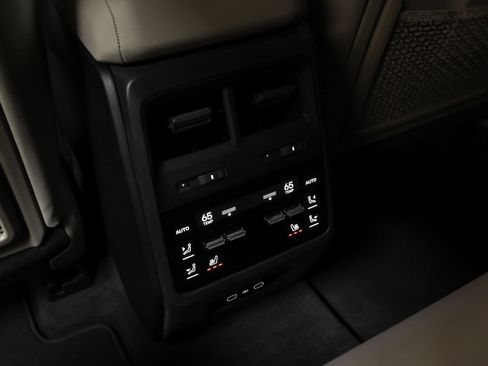 Certified 2025 Porsche Macan 4 Electric AWD/4WD image 43