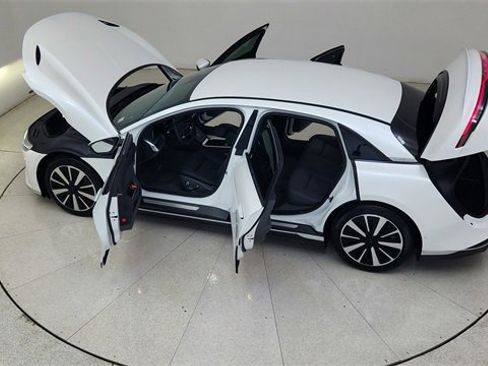 Used 2024 Lucid Air Touring image 92