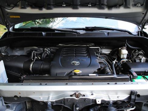 Used 2016 Toyota Sequoia Limited w/ Safety & Convenience Package image 35