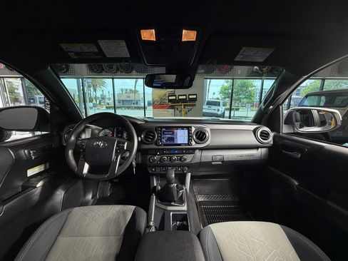 Used 2020 Toyota Tacoma TRD Off-Road w/ Technology Package image 20