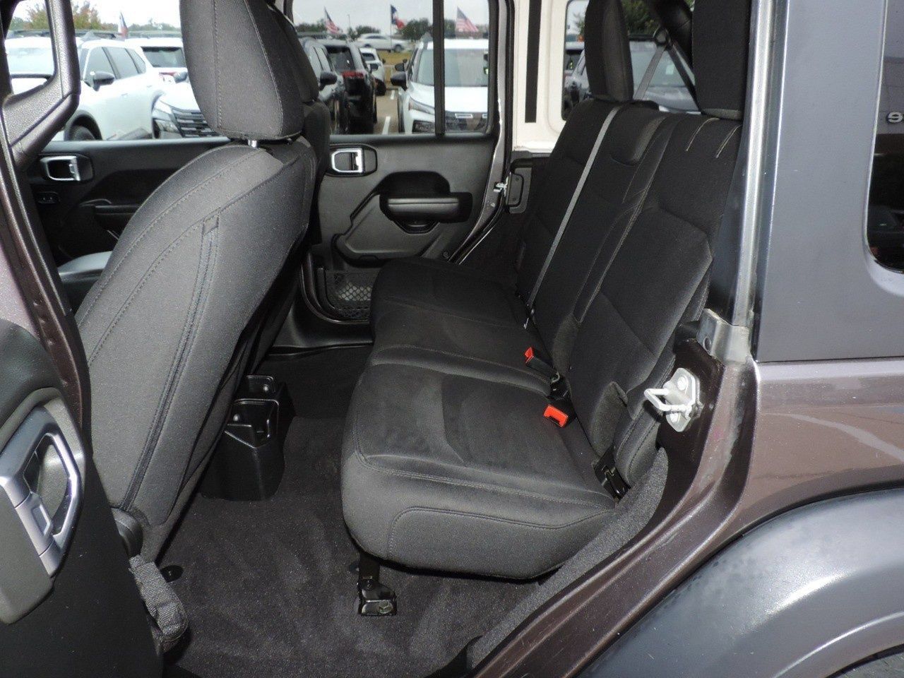 Used 2018 Jeep Wrangler Unlimited Sport S AWD/4WD image 17