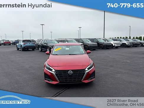 Used 2023 Nissan Altima 2.5 SV FWD image 2