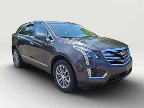 Used 2017 Cadillac XT5 Luxury FWD image 3