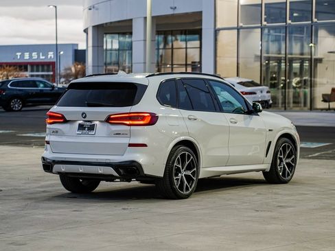Used 2022 BMW X5 xDrive45e w/ M Sport Package image 5