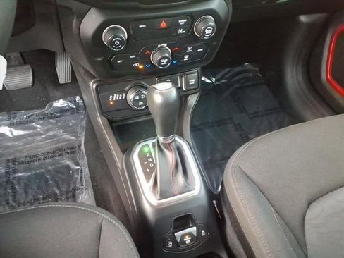 Used 2023 Jeep Renegade Trailhawk image 20