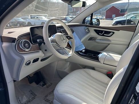 Used 2023 Mercedes-Benz EQE 500 4MATIC SUV image 10