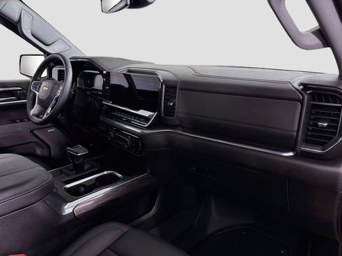 Certified 2025 Chevrolet Silverado 1500 LTZ w/ LTZ Premium Package AWD/4WD image 35
