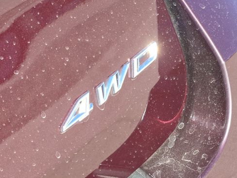 Used 2022 Ford Explorer XLT w/ Equipment Group 202A image 10